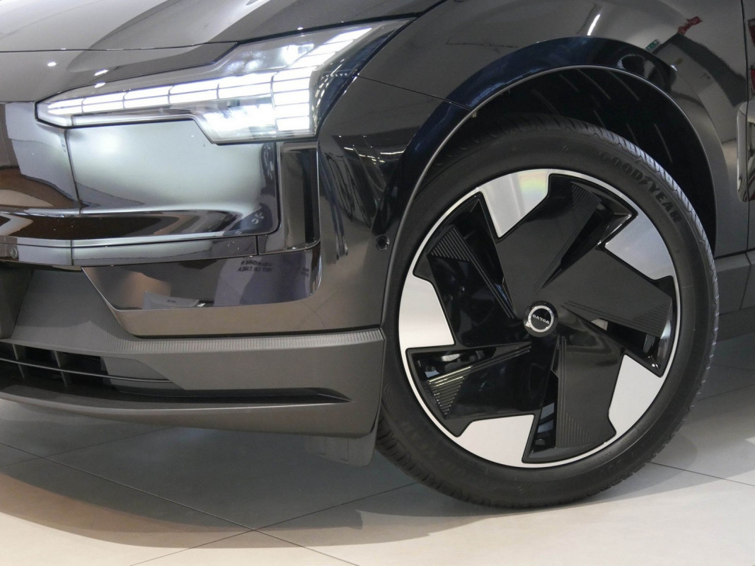 Volvo EX30 - SUV/Off-road - Schwarz - Gebrauchtwagen - Bild 6