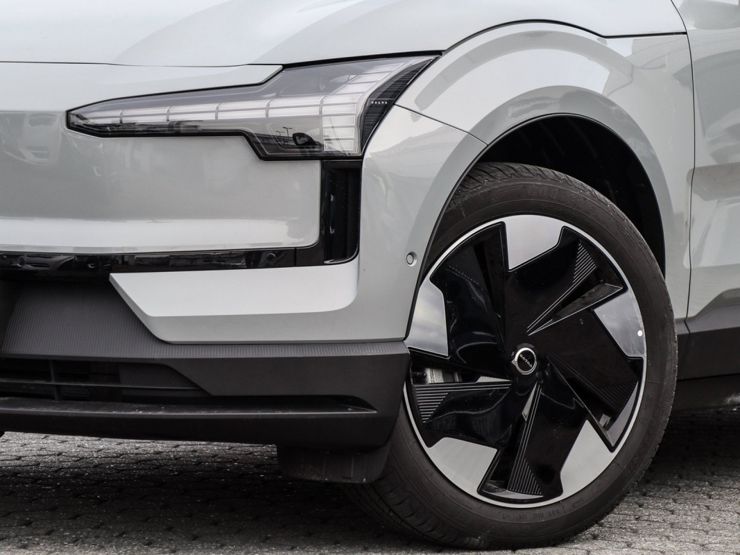 Volvo EX30 Single Motor Extended Range RWD - SUV/Off-road - Grau - Gebrauchtwagen - Bild 6