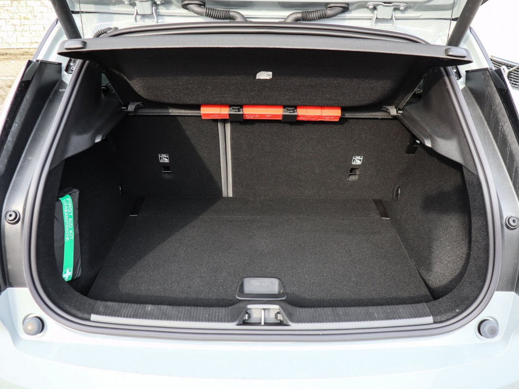 Volvo EX30 Single Motor Extended Range RWD - SUV/Off-road - Grau - Gebrauchtwagen - Bild 11