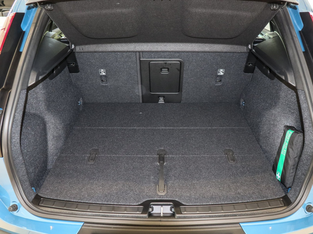 Volvo EX40 Single Motor - SUV/Off-road - Blau - Gebrauchtwagen - Bild 12