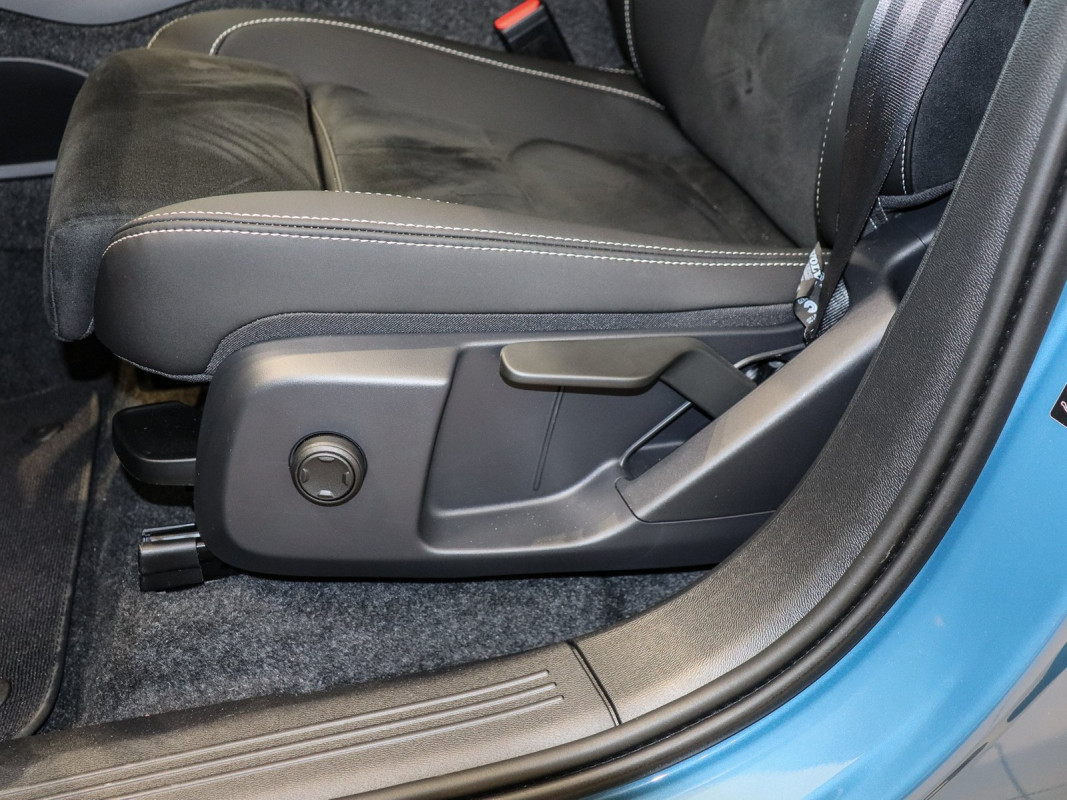 Volvo EX40 Single Motor - SUV/Off-road - Blau - Gebrauchtwagen - Bild 14