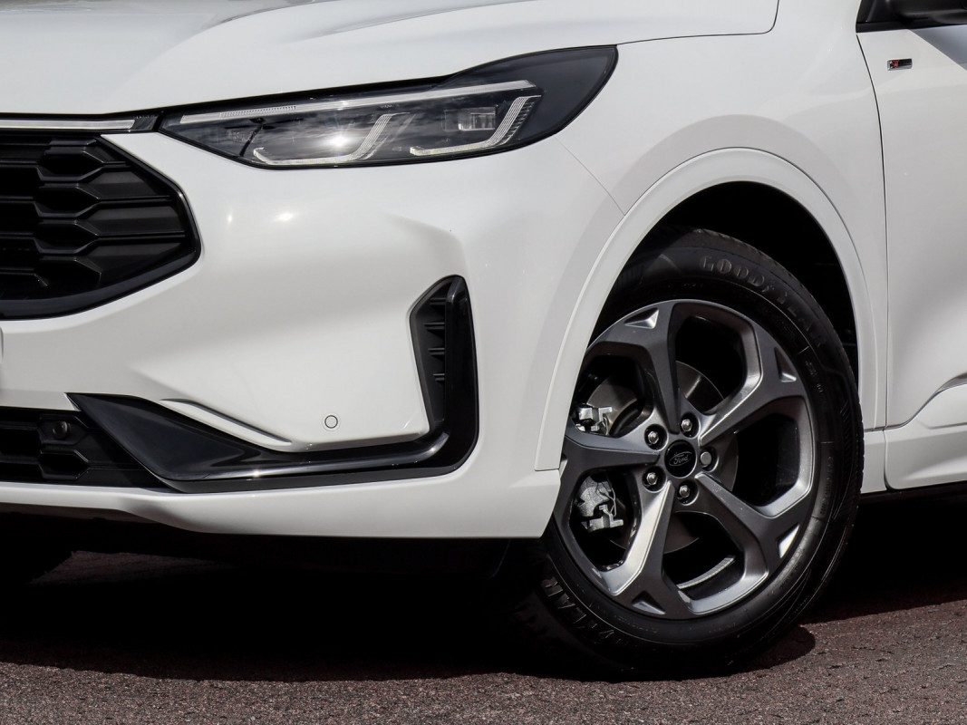 Ford Kuga - SUV/Off-road - Weiss - Gebrauchtwagen - Bild 6