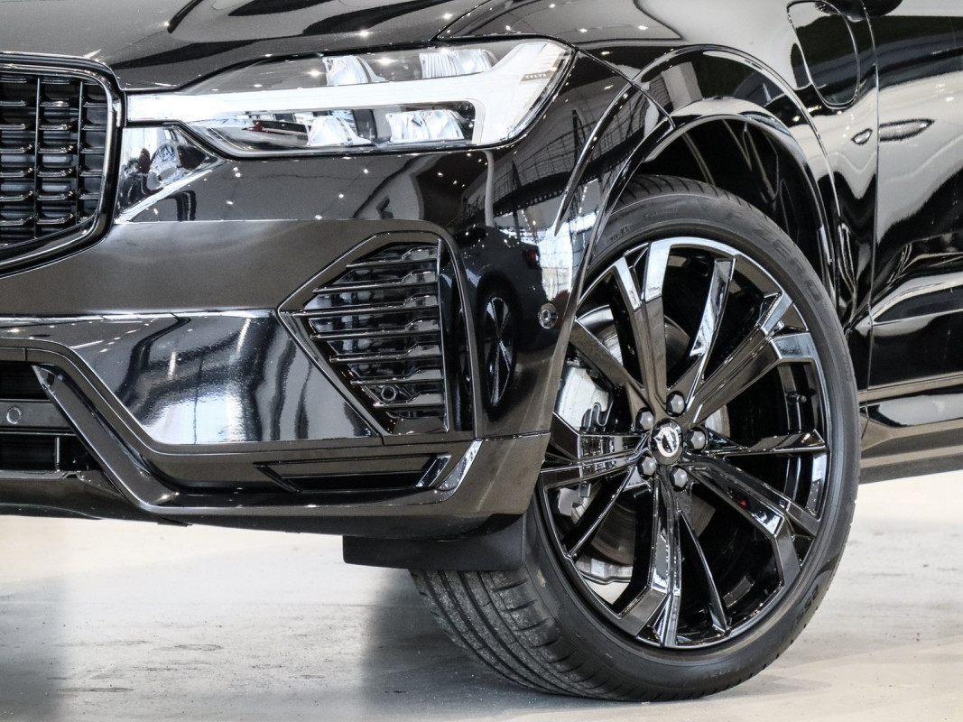 Volvo XC60 T6 AWD - SUV/Off-road - Schwarz - Gebrauchtwagen - Bild 6
