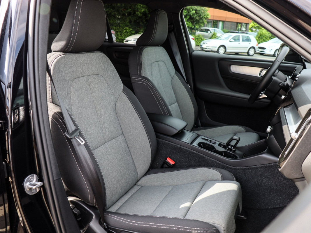 Volvo XC40 B3 (B) - SUV/Off-road - Schwarz - Gebrauchtwagen - Bild 7