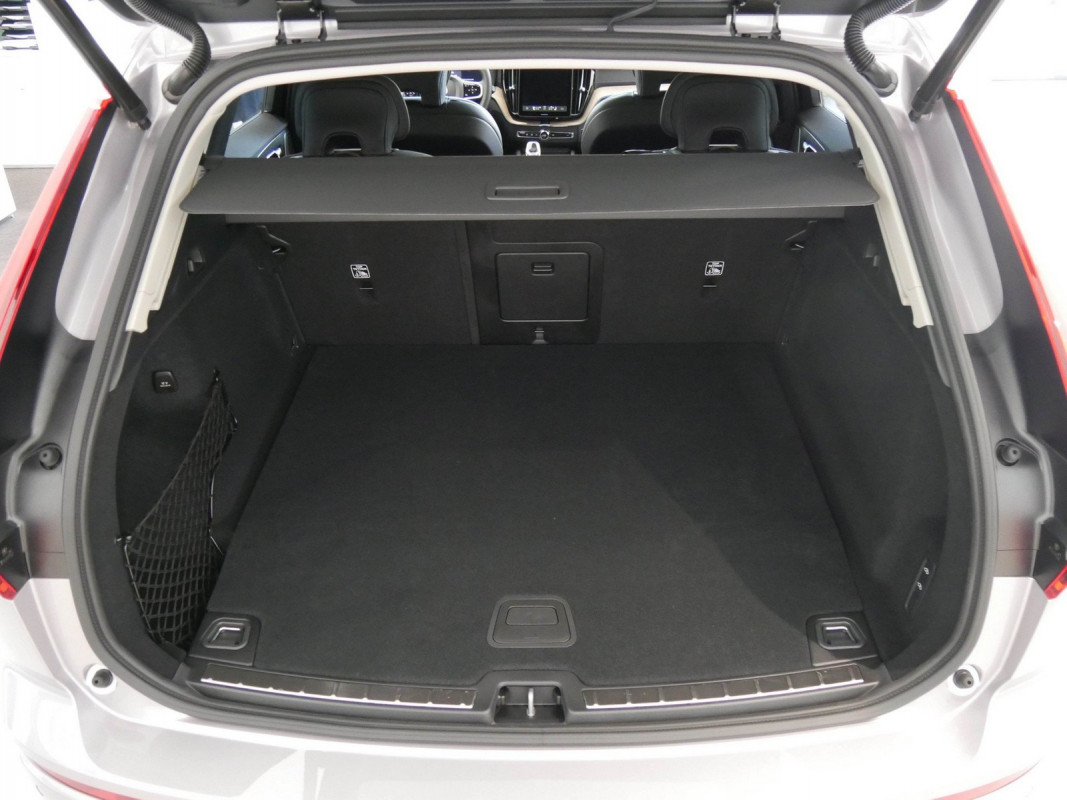 Volvo XC60 - SUV/Off-road - Silber - Gebrauchtwagen - Bild 11