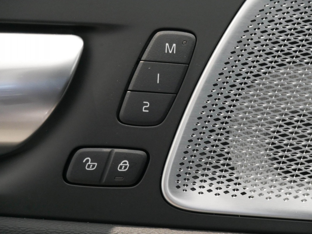 Volvo XC60 - SUV/Off-road - Silber - Gebrauchtwagen - Bild 13