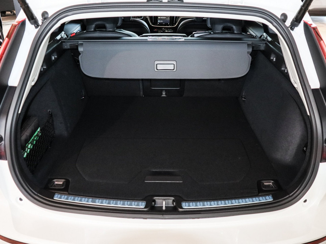 Volvo V60 T6 Plus Bright - Kombi - Weiss - Neuwagen - Bild 10