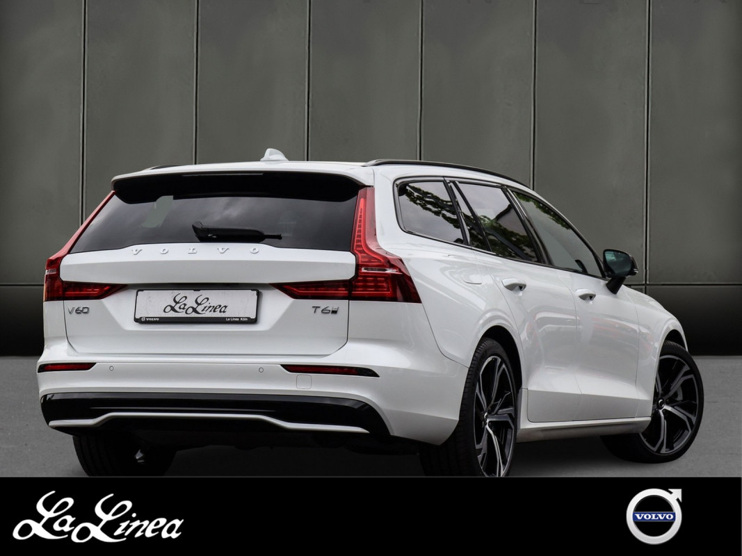 Volvo V60 T6 Recharge AWD - Kombi - Weiss - Gebrauchtwagen - Bild 2