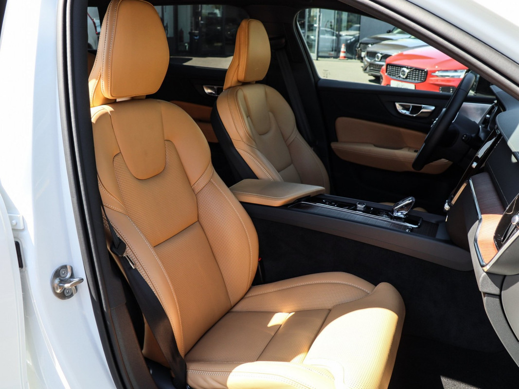 Volvo V60 B4 (B) - Kombi - Weiss - Gebrauchtwagen - Bild 7