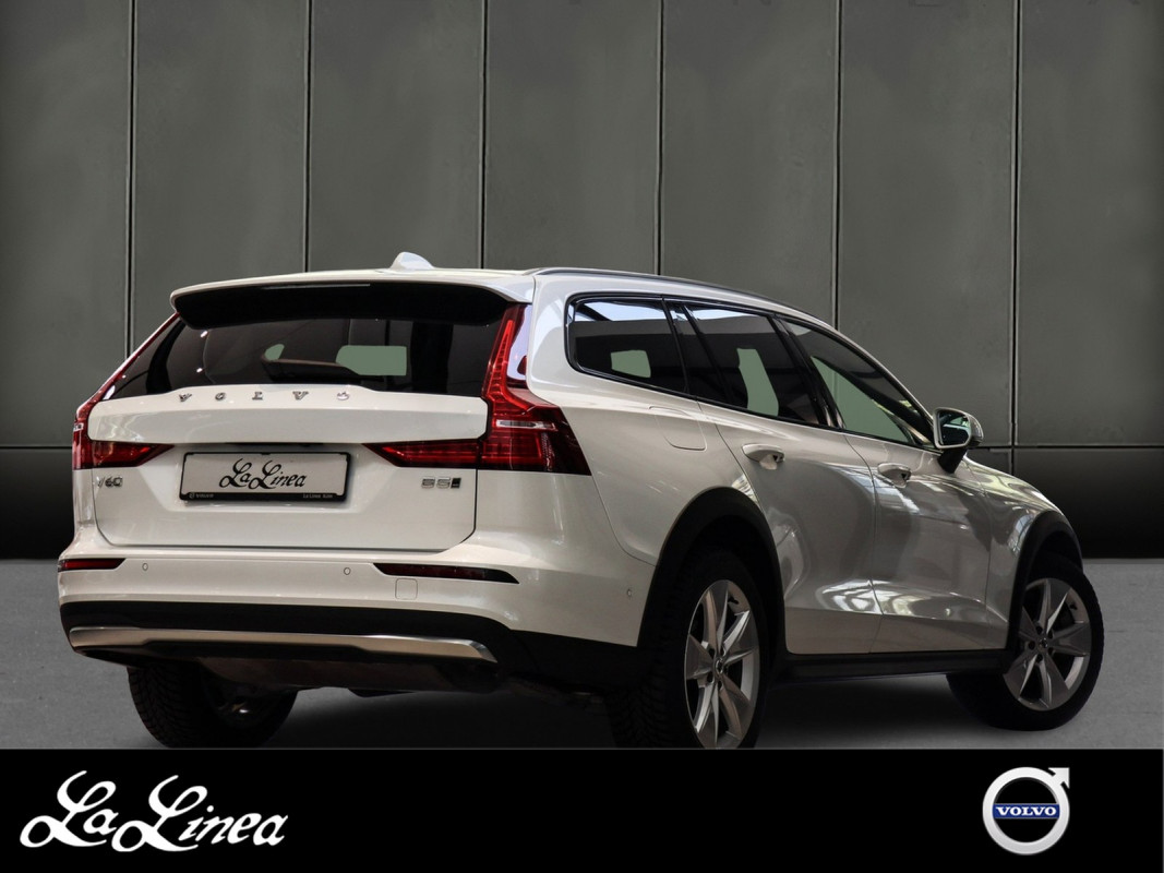 Volvo V60 Cross Country B5 (B) AWD - Kombi - Weiss - Gebrauchtwagen - Bild 2