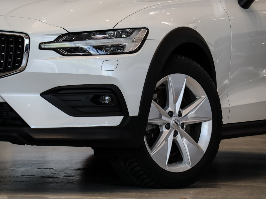 Volvo V60 Cross Country B5 (B) AWD - Kombi - Weiss - Gebrauchtwagen - Bild 6