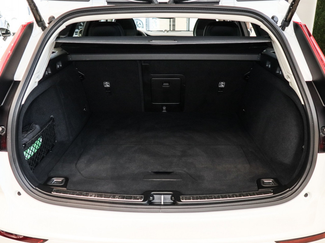 Volvo V60 Cross Country B5 (B) AWD - Kombi - Weiss - Gebrauchtwagen - Bild 11