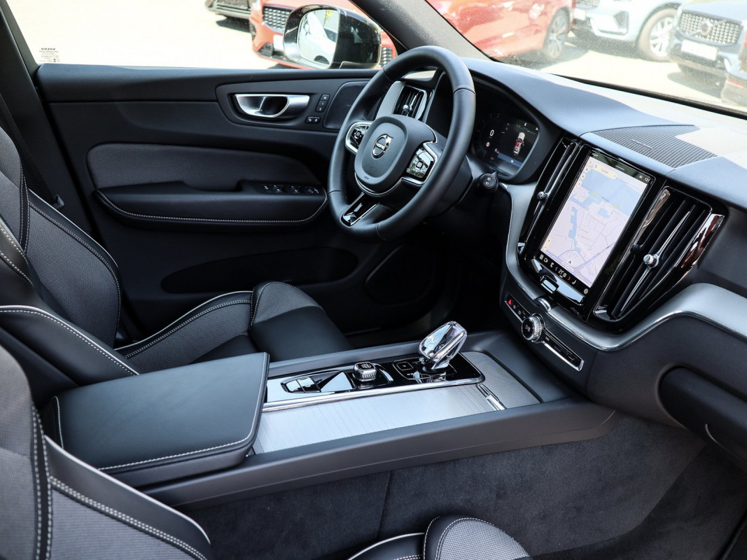 Volvo XC60 T8 AWD - SUV/Off-road - Grau - Gebrauchtwagen - Bild 3