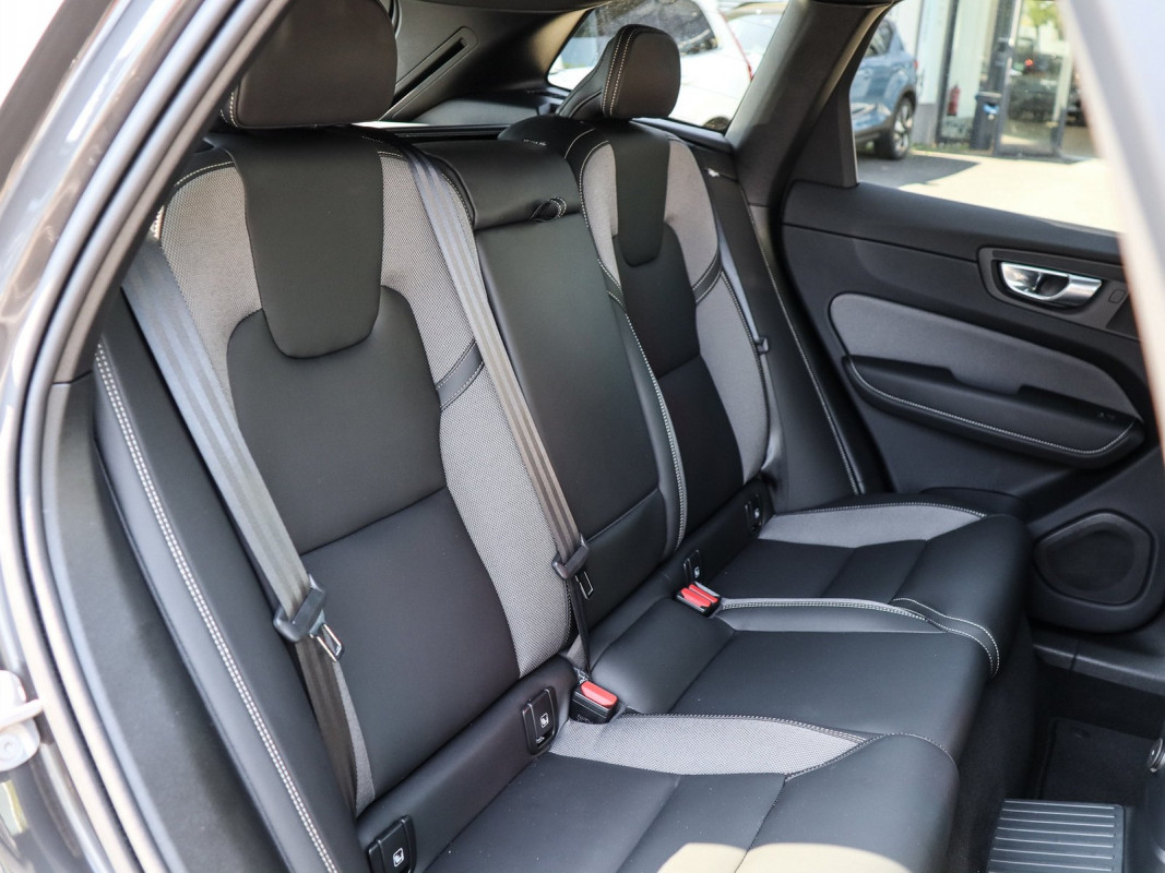 Volvo XC60 T8 AWD - SUV/Off-road - Grau - Gebrauchtwagen - Bild 5