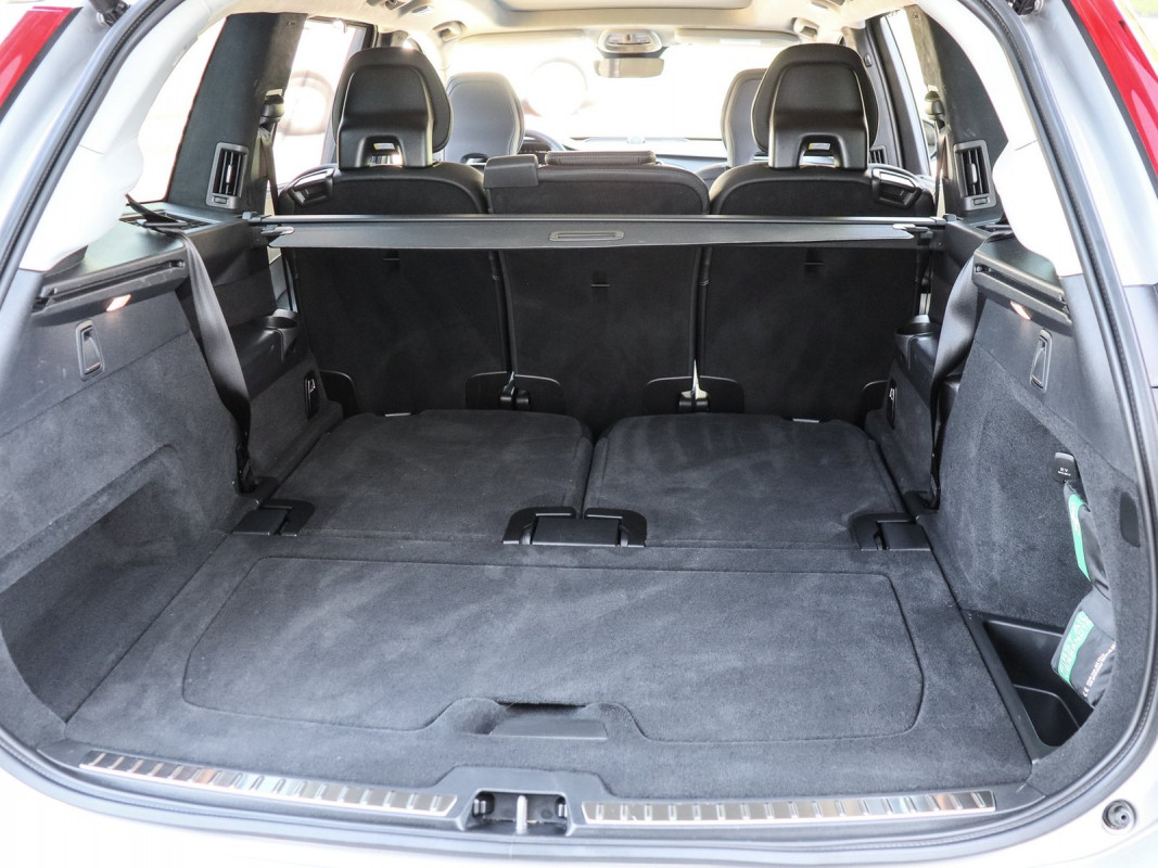 Volvo XC90 T8 Recharge AWD - SUV/Off-road - Silber - Gebrauchtwagen - Bild 11