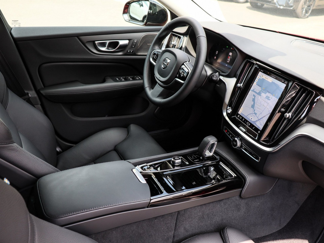 Volvo V60 T6 AWD - Kombi - Rot - Gebrauchtwagen - Bild 3