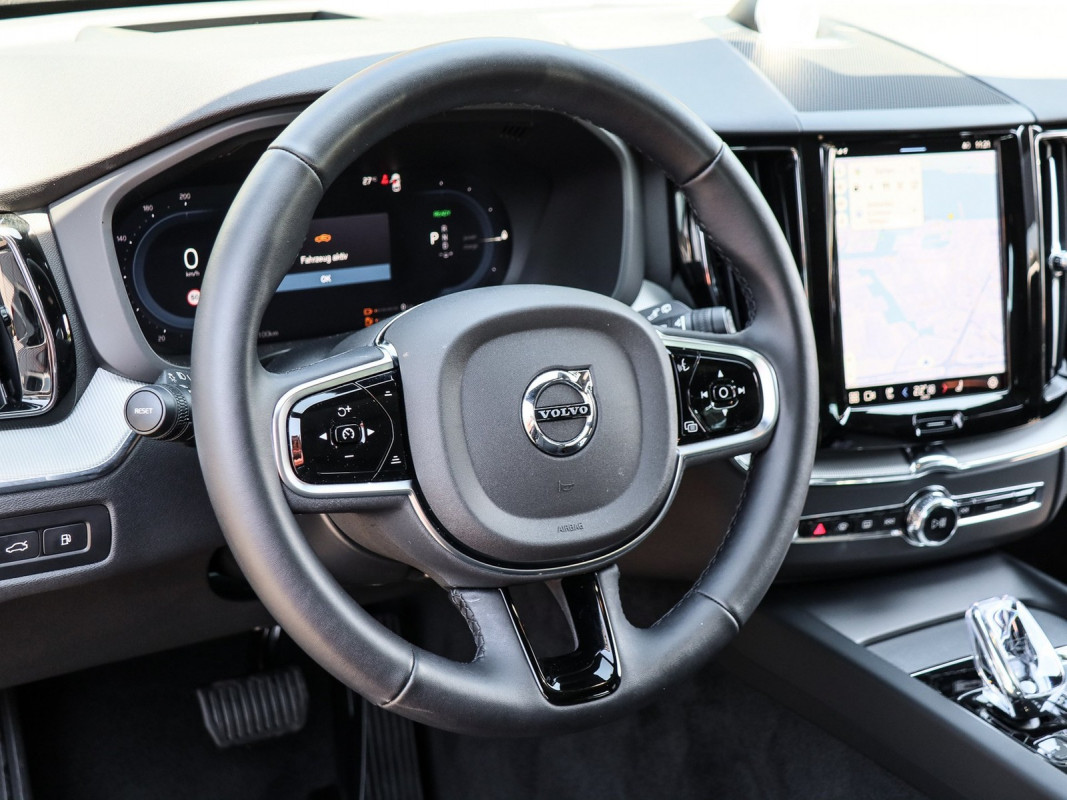Volvo XC60 T6 AWD - SUV/Off-road - Schwarz - Gebrauchtwagen - Bild 10