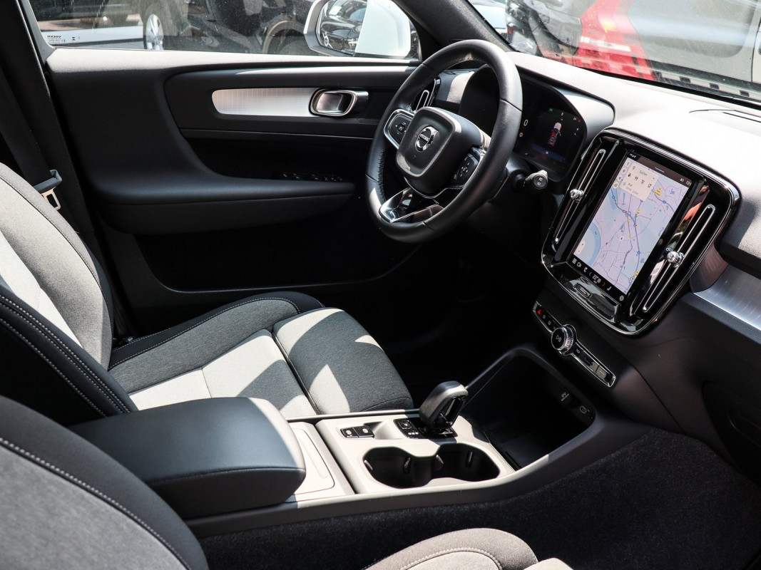 Volvo XC40 B3 (B) - SUV/Off-road - Weiss - Gebrauchtwagen - Bild 3