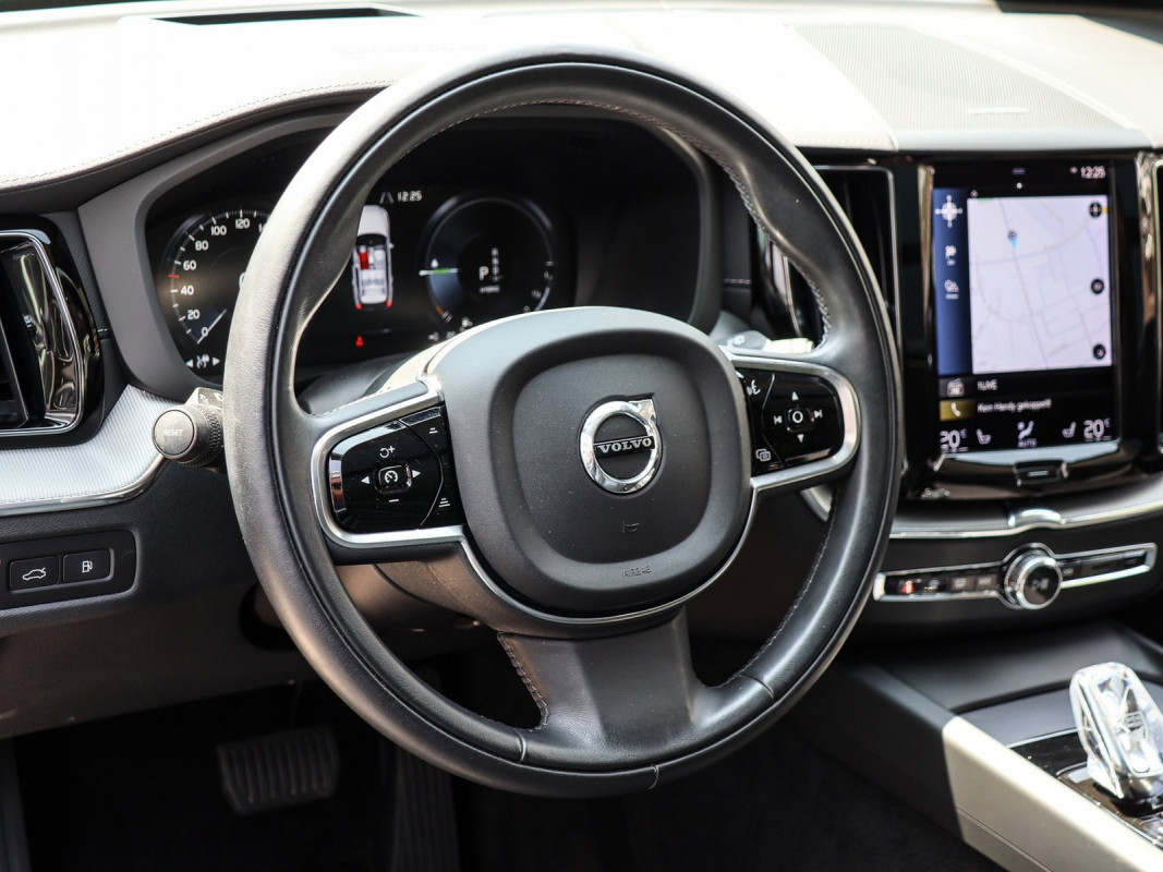 Volvo XC60 T6 AWD Recharge - SUV/Off-road - Grau - Gebrauchtwagen - Bild 10