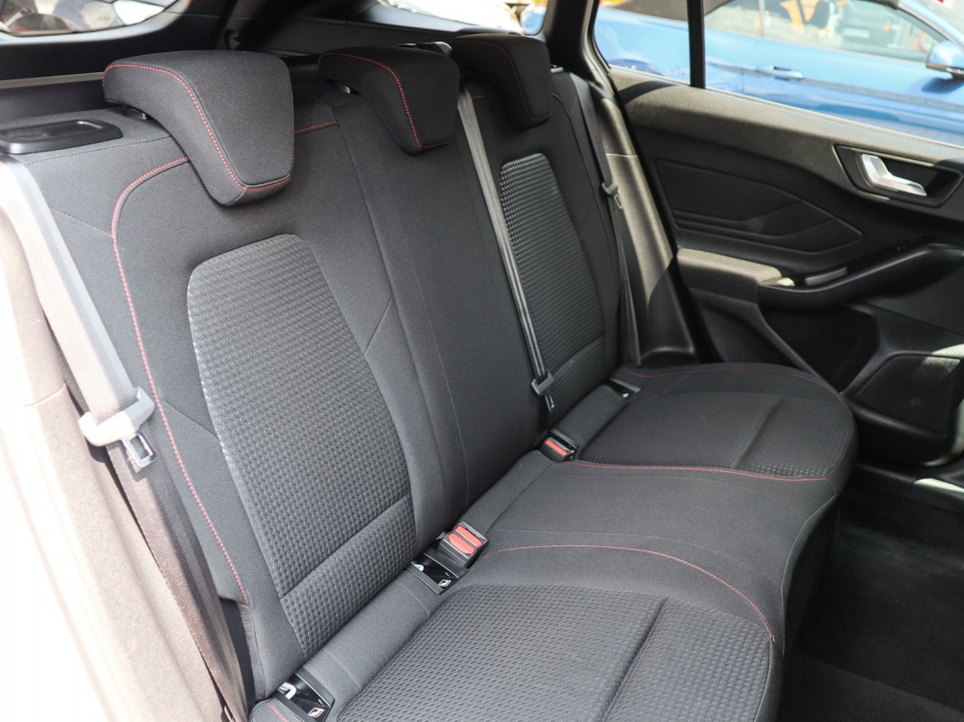 Ford Focus Turnier - Kombi - Weiss - Gebrauchtwagen - Bild 5