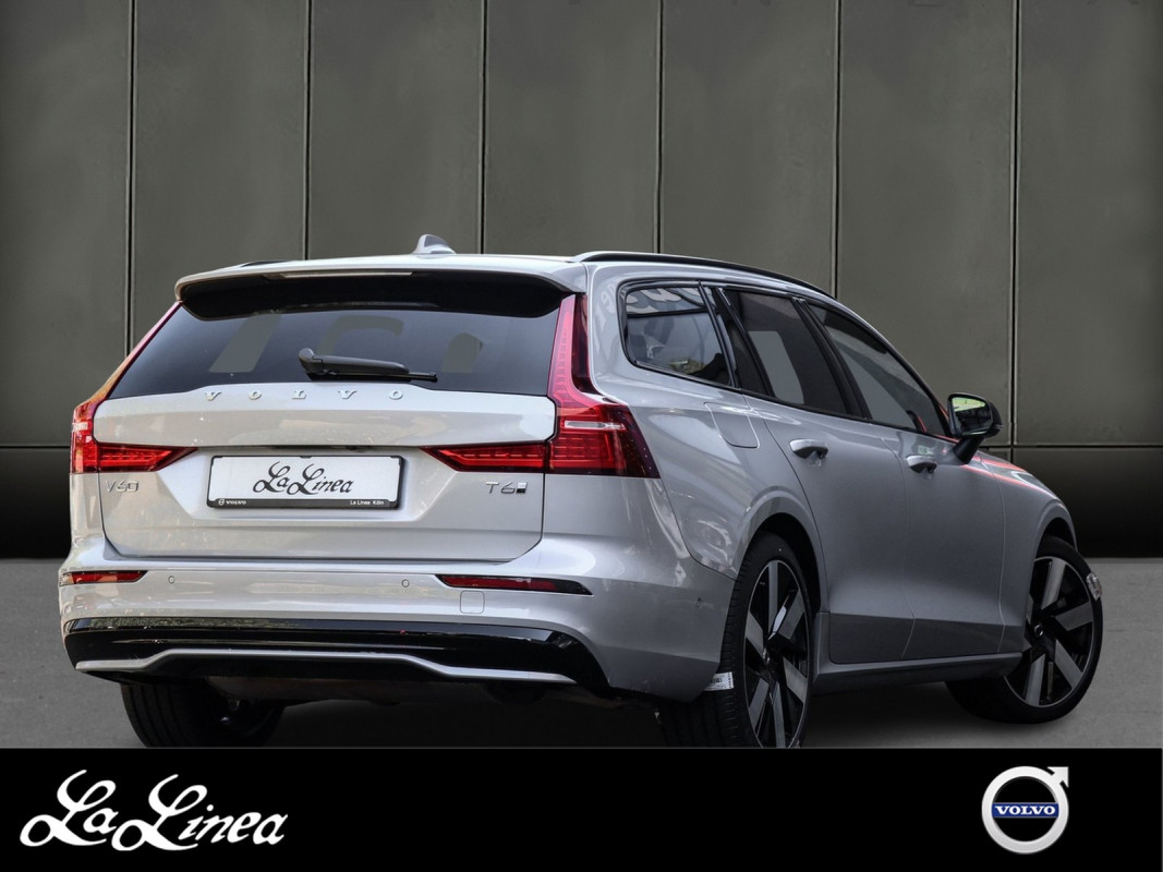 Volvo V60 T6 AWD - Kombi - Silber - Gebrauchtwagen - Bild 2
