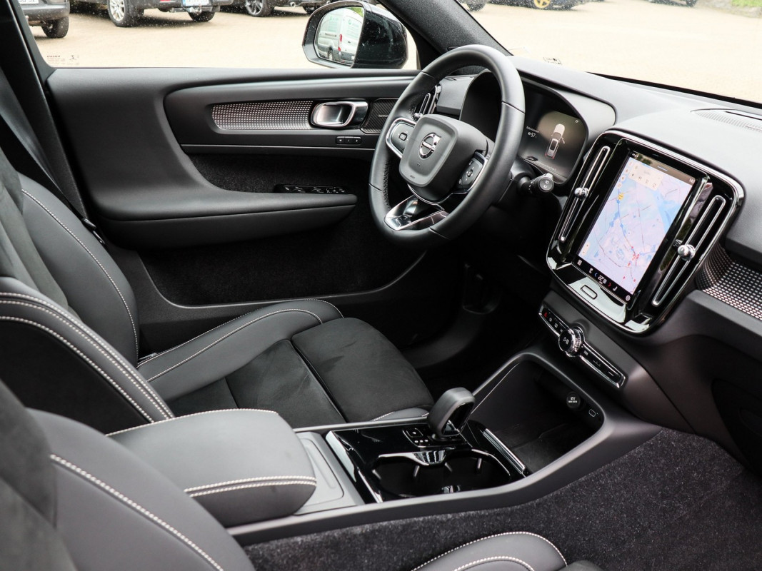 Volvo XC40 Recharge - SUV/Off-road - Schwarz - Gebrauchtwagen - Bild 3