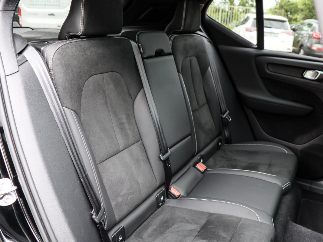Volvo XC40 Recharge - SUV/Off-road - Schwarz - Gebrauchtwagen - Bild 5