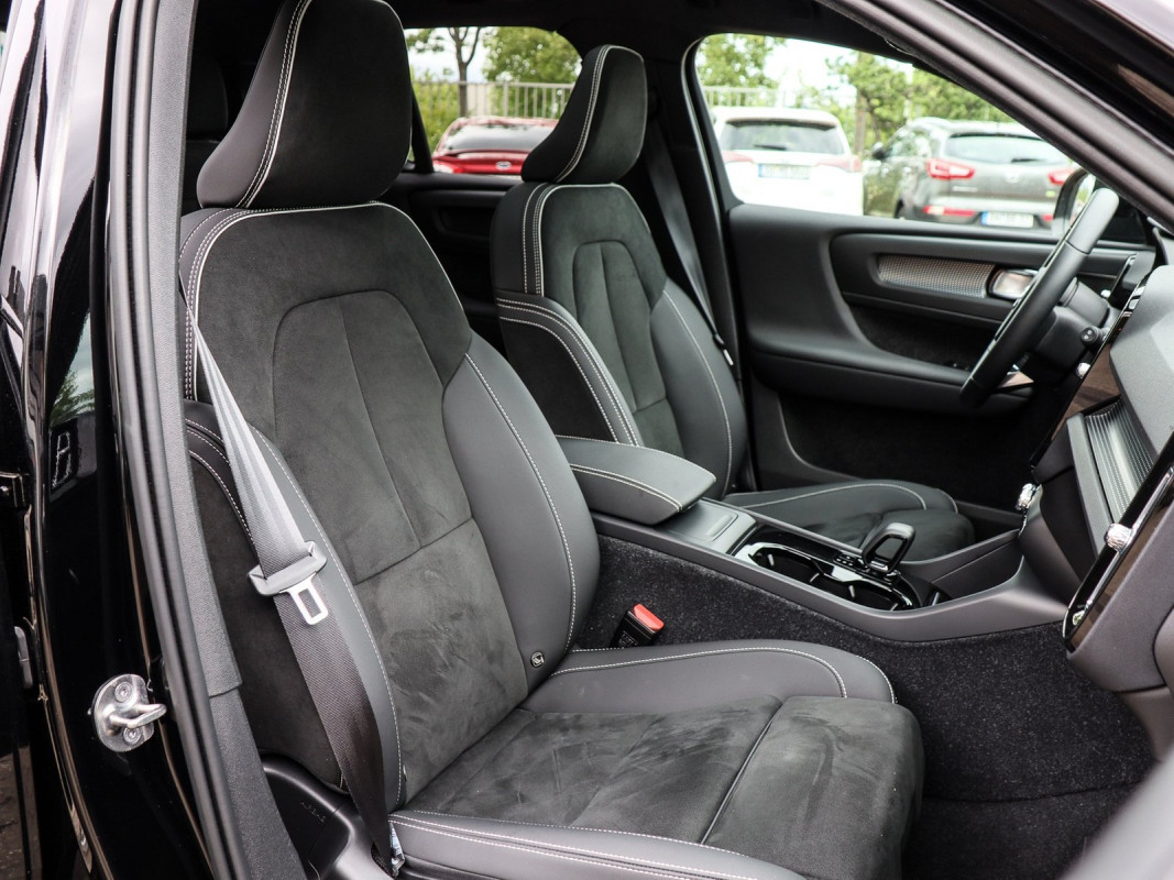 Volvo XC40 Recharge - SUV/Off-road - Schwarz - Gebrauchtwagen - Bild 7