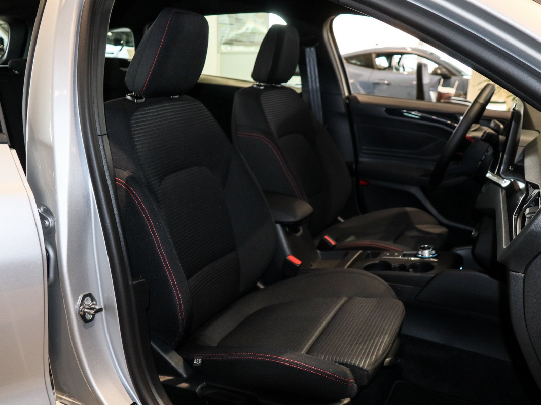 Ford Focus Turnier - Kombi - Silber - Neuwagen - Bild 6