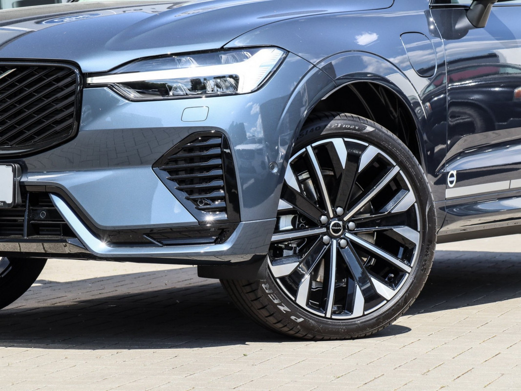 Volvo XC60 T8 AWD - SUV/Off-road - Blau - Gebrauchtwagen - Bild 6