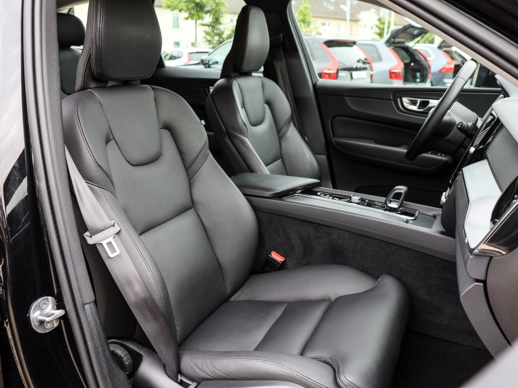 Volvo XC60 B4 Diesel - SUV/Off-road - Schwarz - Gebrauchtwagen - Bild 7