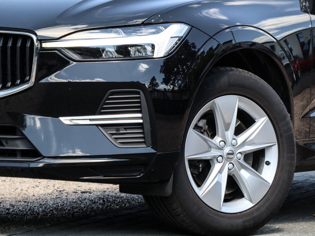 Volvo XC60 B4 Diesel - SUV/Off-road - Schwarz - Gebrauchtwagen - Bild 6