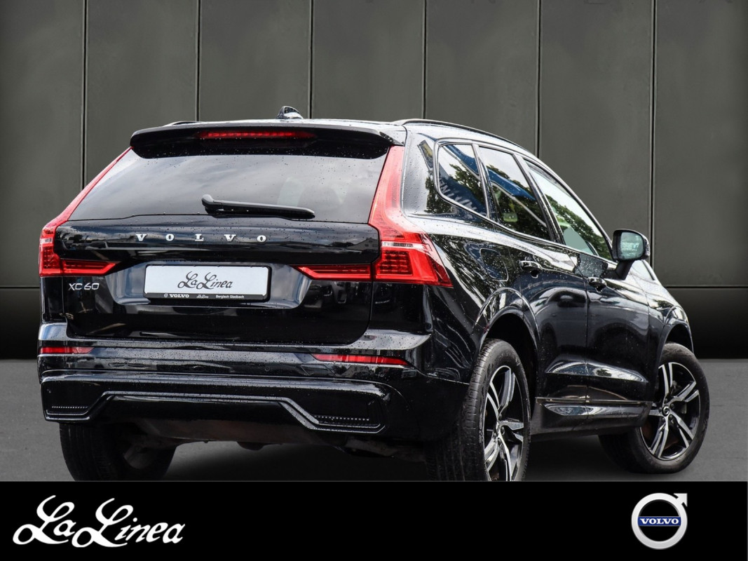Volvo XC60 T6 R Design - SUV/Off-road - Schwarz - Gebrauchtwagen - Bild 2