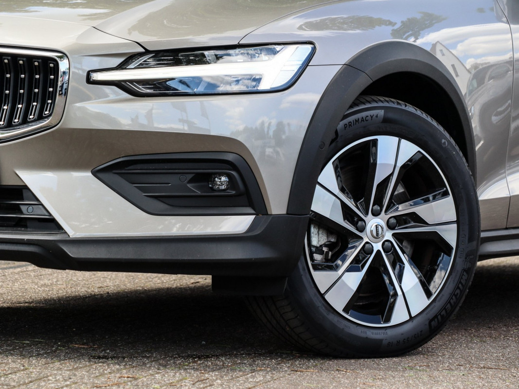 Volvo V60 Cross Country B5 - Kombi - Grau - Gebrauchtwagen - Bild 6