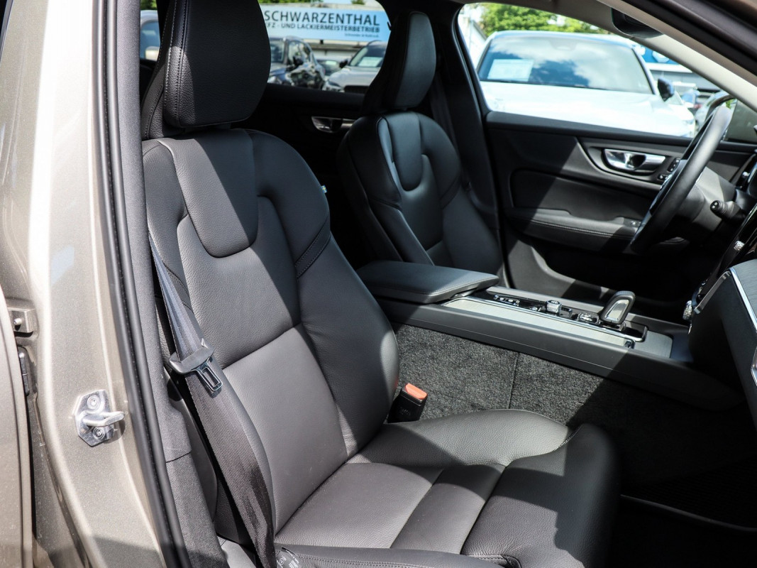 Volvo V60 Cross Country B5 - Kombi - Grau - Gebrauchtwagen - Bild 7