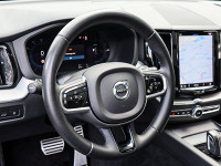 Volvo XC60 T6 R Design - SUV/Off-road - Schwarz - Gebrauchtwagen - Bild 10