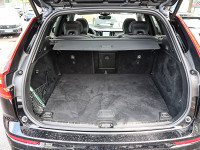 Volvo XC60 T6 R Design - SUV/Off-road - Schwarz - Gebrauchtwagen - Bild 12