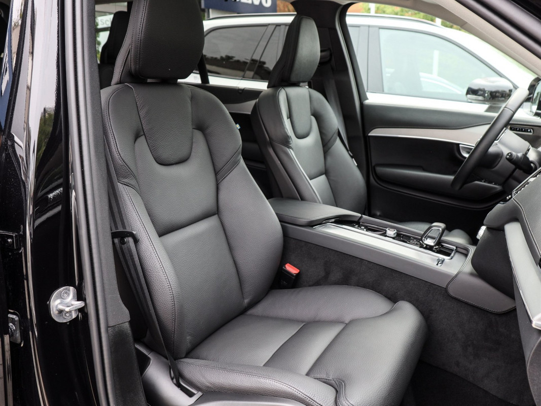 Volvo XC90 B5 (D) - SUV/Off-road - Schwarz - Gebrauchtwagen - Bild 7