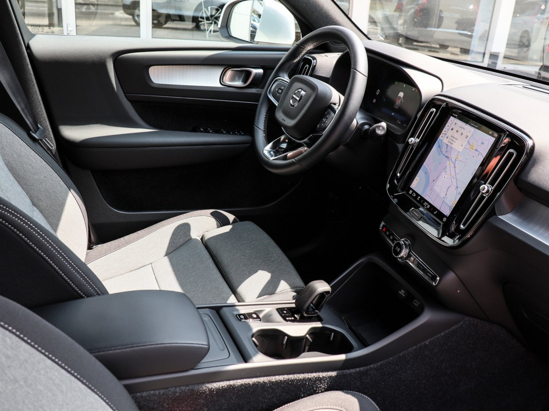 Volvo XC40 B3 (B) - SUV/Off-road - Weiss - Gebrauchtwagen - Bild 3