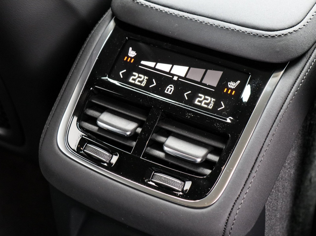 Volvo XC90 T8 Ultra Bright - SUV/Off-road - Schwarz - Neuwagen - Bild 14