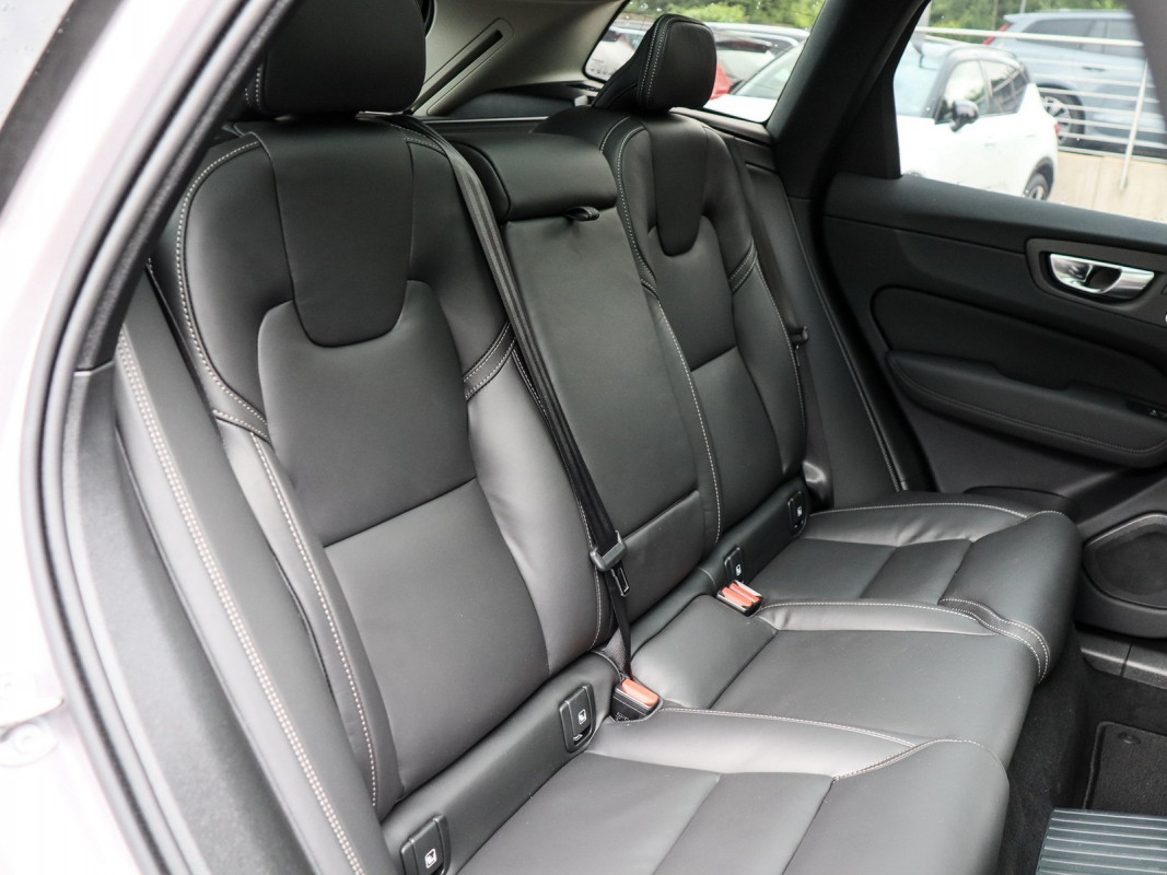 Volvo XC60 T8 - SUV/Off-road - Silber - Gebrauchtwagen - Bild 5