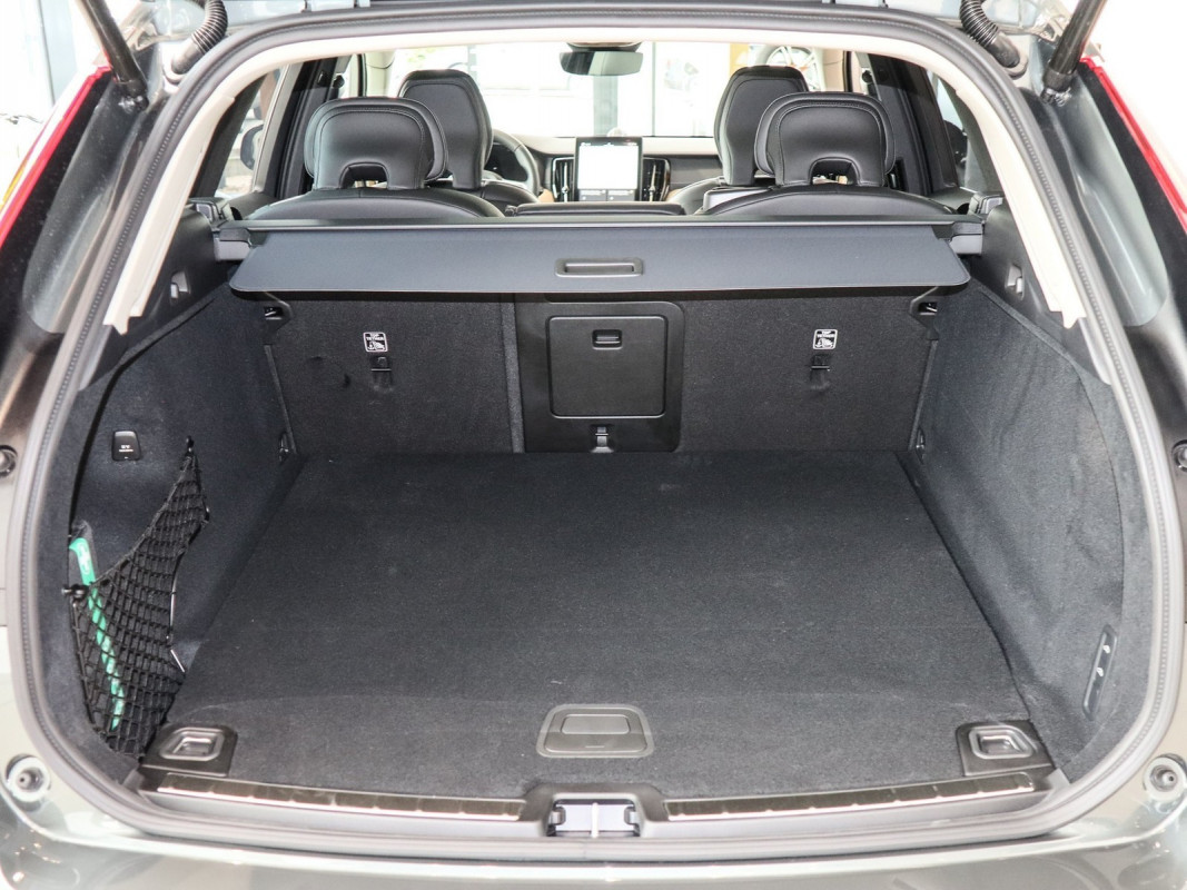 Volvo XC60 T8 AWD - SUV/Off-road - Blau - Gebrauchtwagen - Bild 12