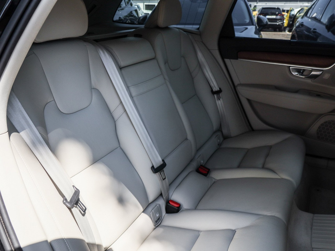 Volvo V90 Kombi T8 - Kombi - Schwarz - Gebrauchtwagen - Bild 5