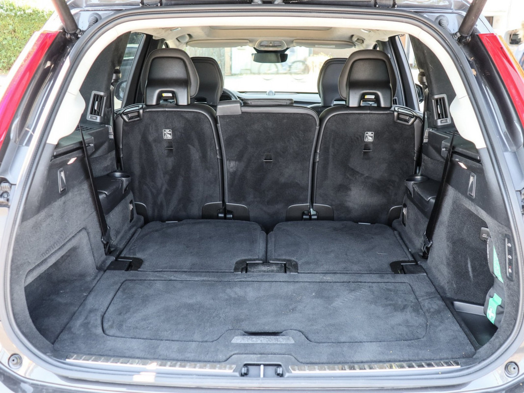 Volvo XC90 T8 Ultimate Dark - SUV/Off-road - Grau - Gebrauchtwagen - Bild 11
