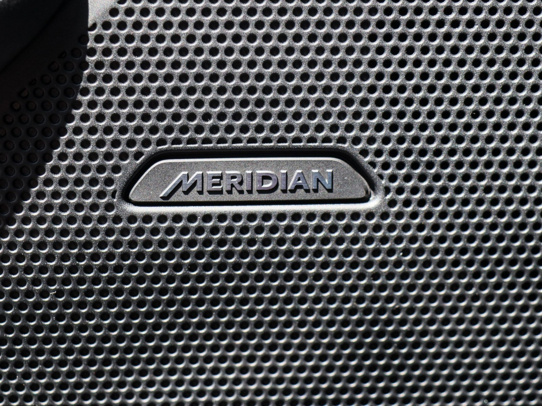 Land Rover Range Rover Velar - SUV/Off-road - Schwarz - Gebrauchtwagen - Bild 13