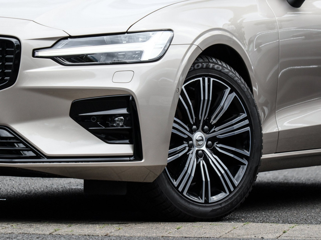 Volvo V60 B4 - Kombi - Braun - Gebrauchtwagen - Bild 6