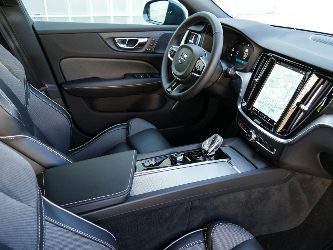 Volvo V60 Cross Country - Kombi - Blau - Gebrauchtwagen - Bild 3