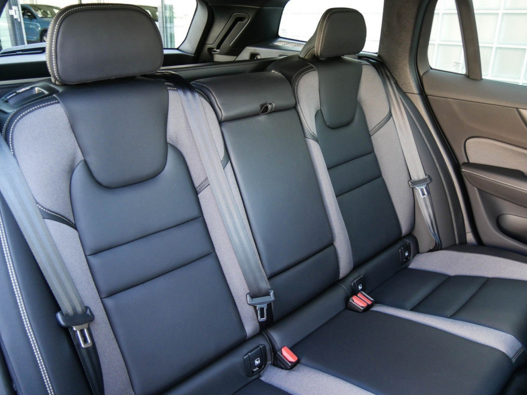 Volvo V60 Cross Country - Kombi - Blau - Gebrauchtwagen - Bild 5