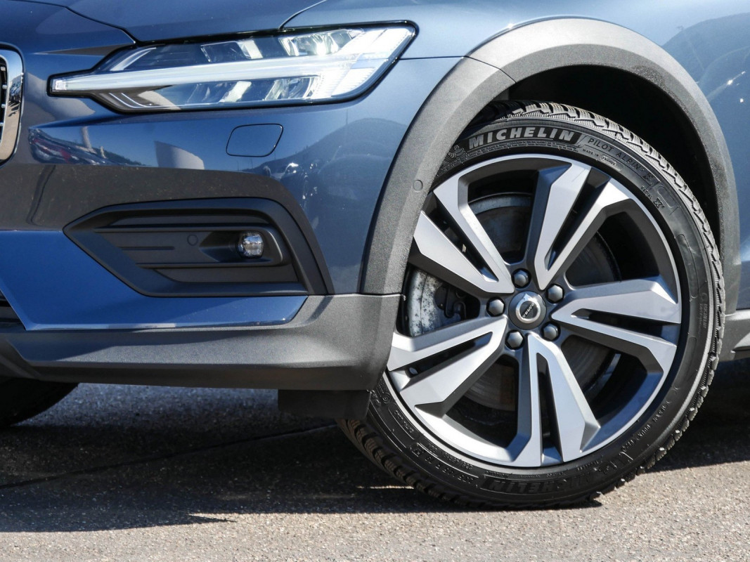 Volvo V60 Cross Country - Kombi - Blau - Gebrauchtwagen - Bild 6