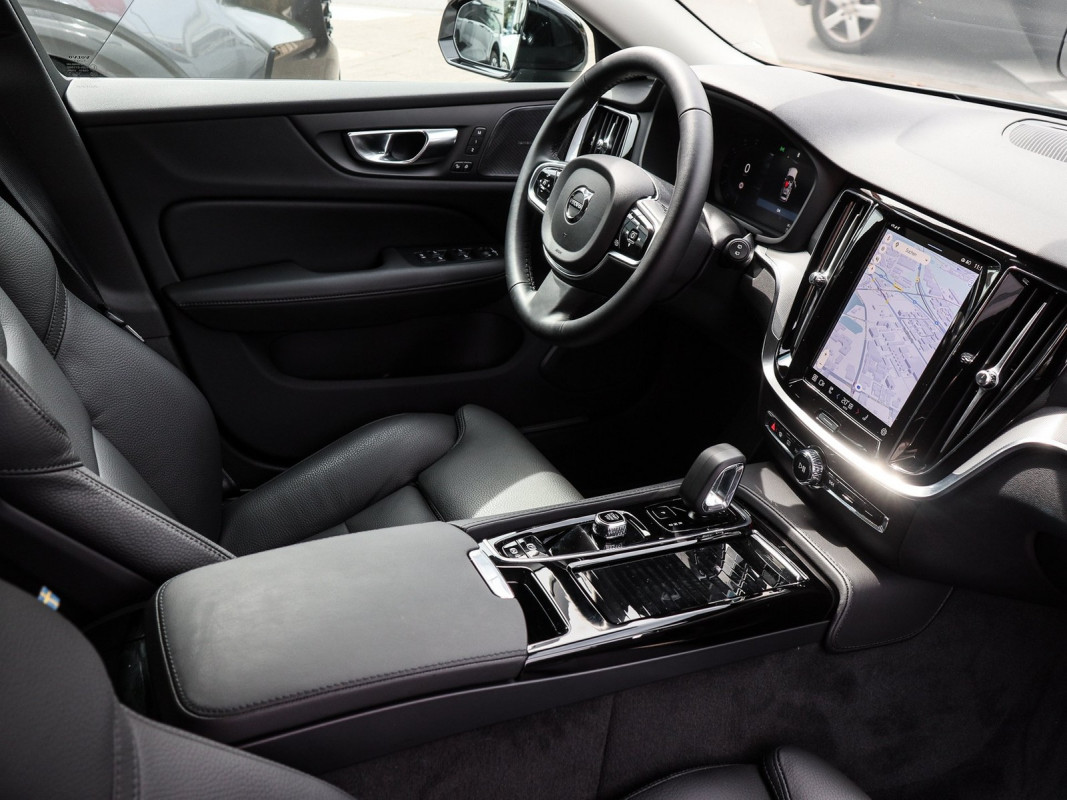 Volvo V60 T6 Recharge AWD - Kombi - Grau - Gebrauchtwagen - Bild 3